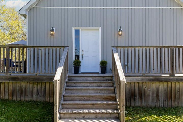 Property Photo:  986 Black Road  ON K0K 1W0 