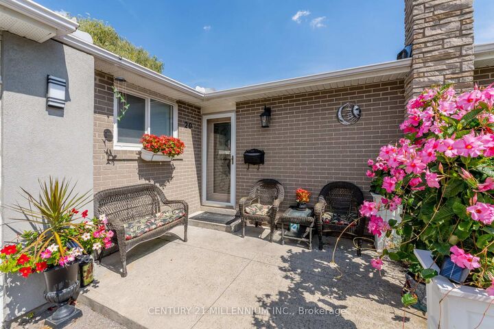 Photo de la propriété:  20 Dunblaine Crescent  ON L6T 3H2 