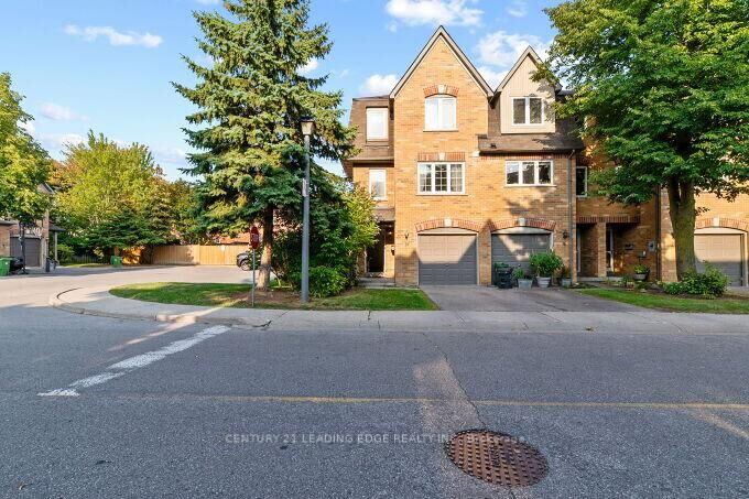 6400 Lawrence Avenue E 15  Toronto ON M1C 5C7 photo