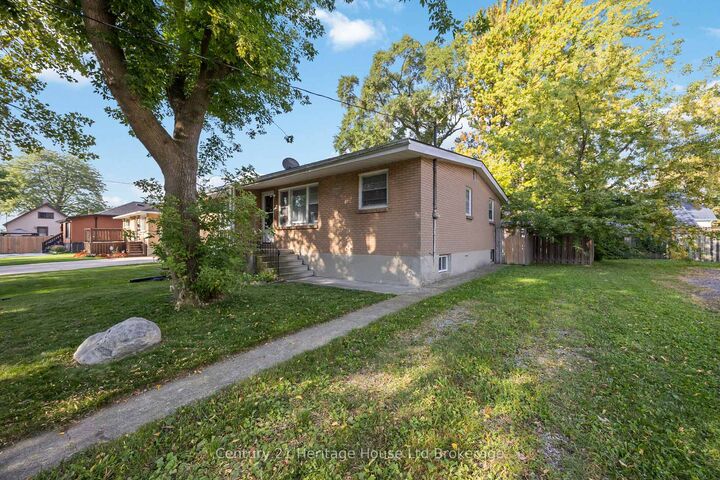 Photo de la propriété:  115 Sutton Street  ON N7T 3S4 