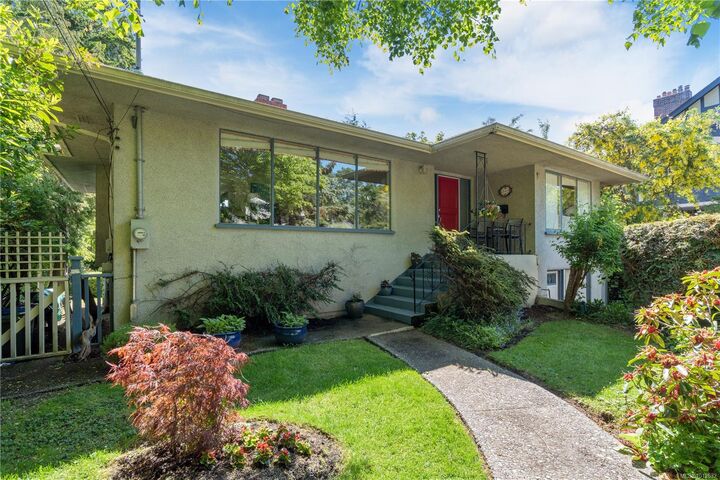 747 Falkland Rd  Oak Bay BC V8S 4L9 photo