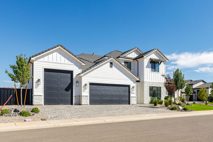 Property Photo:  3187 S Newport Dr  UT 84780