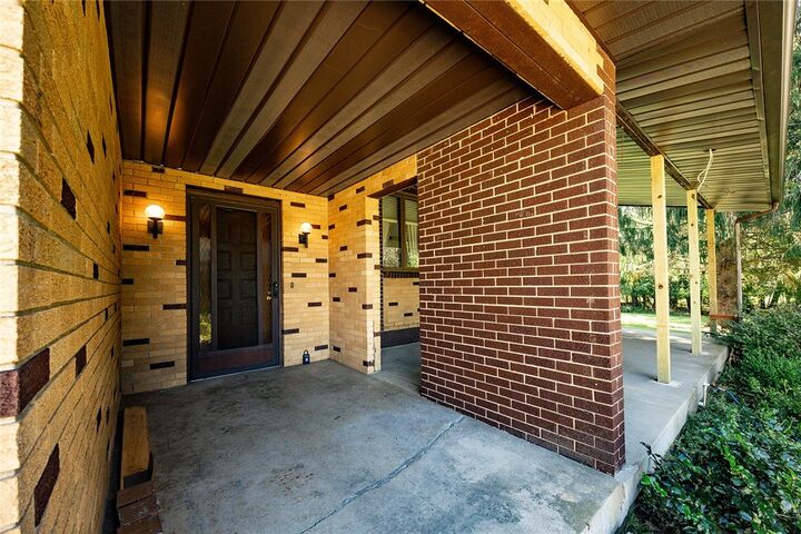 Property Photo: 147 Gierlach Dr PA 16323