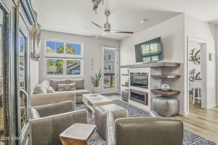 Property Photo:  19 W Dale Avenue 202  AZ 86001 
