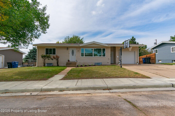 Property Photo:  231 Baker Avenue  ND 58601 