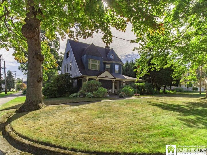 Property Photo:  7 Winchester Road  NY 14750 
