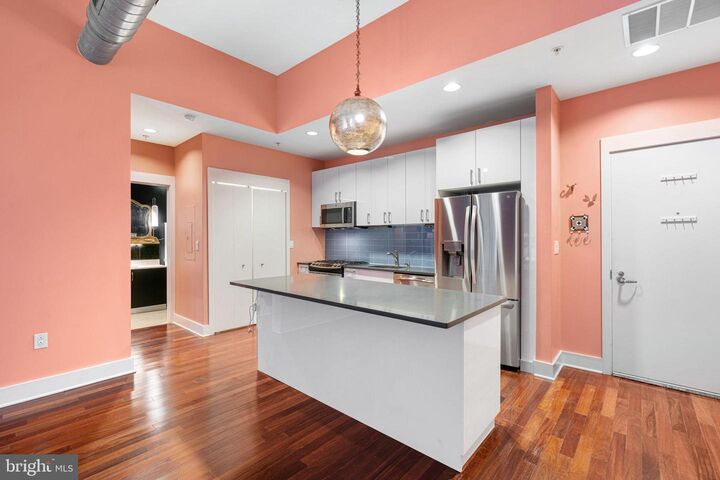 Property Photo: 1101 Locust Street 4L PA 19107