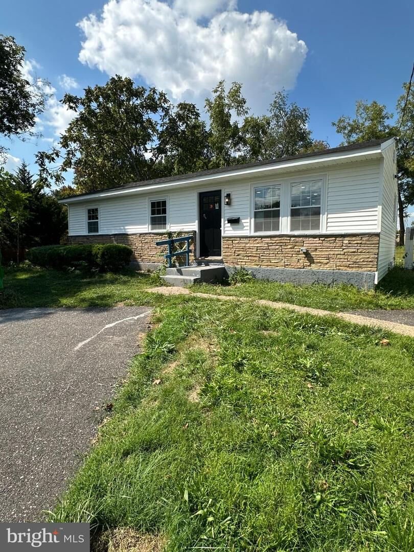 Property Photo: 5725 Beaver Dam Road PA 19007