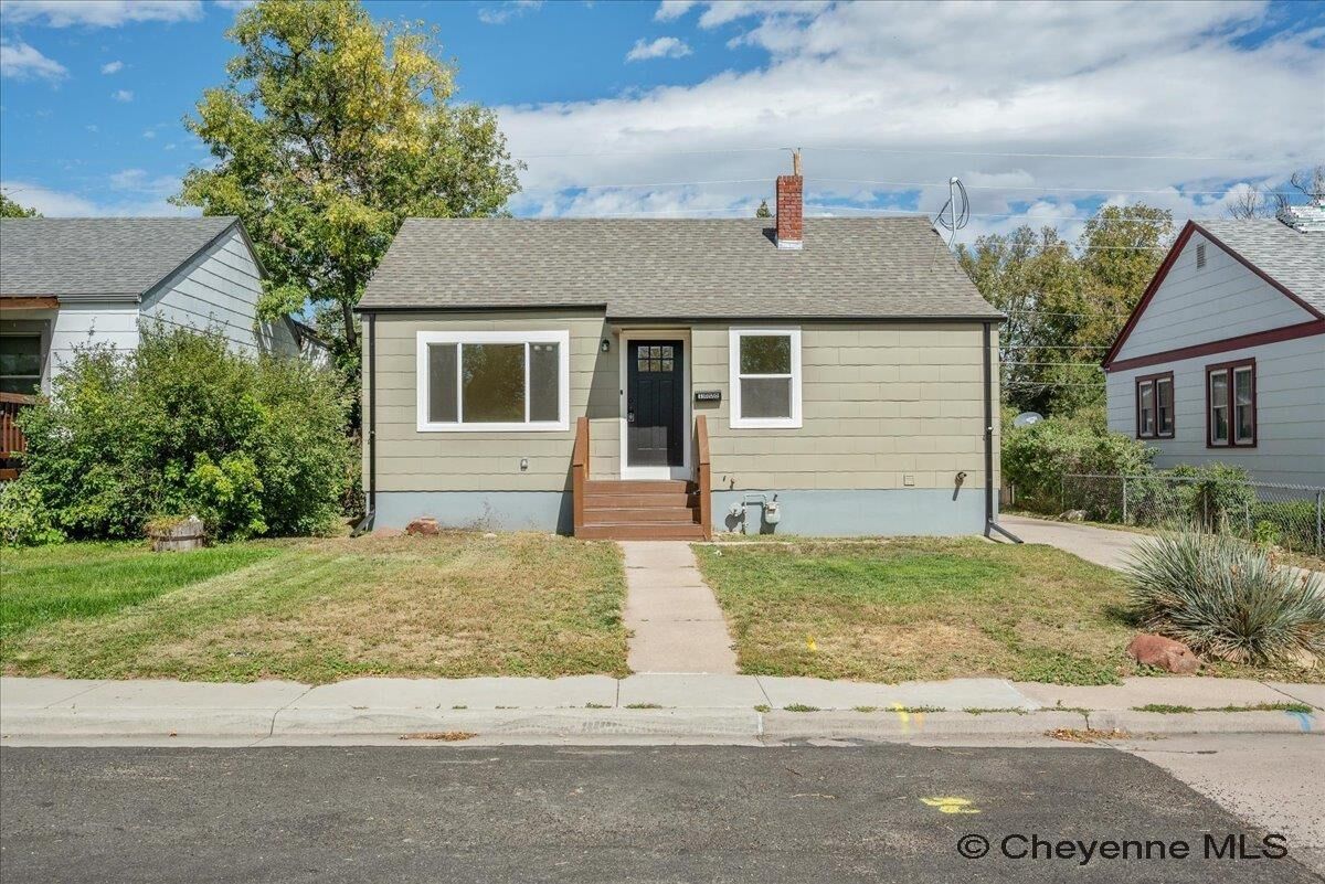 Property Photo: 1808 E 21st St WY 82001