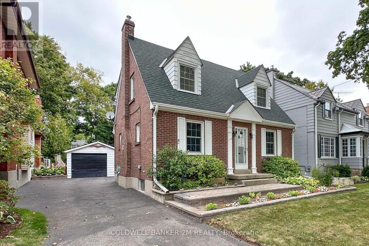 Photo de la propriété:  114 Lauder Road  ON L1G 2H6 