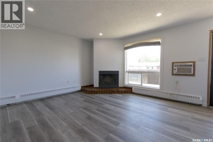 Property Photo:  209 2931 Harding Street  SK S4V 1B9 