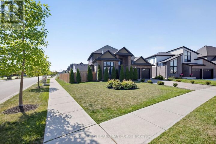 Photo de la propriété: 703 Zaifman Circle ON N5X 0M8