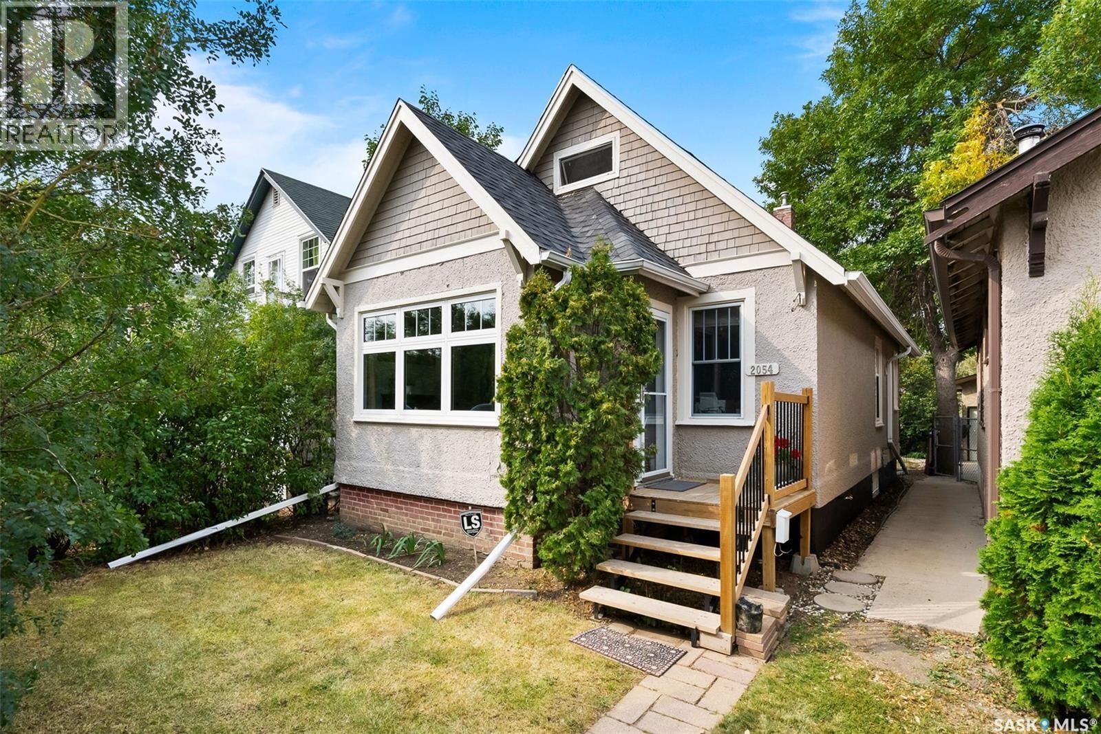 Property Photo:  2054 Pasqua Street  SK S4T 4L9 
