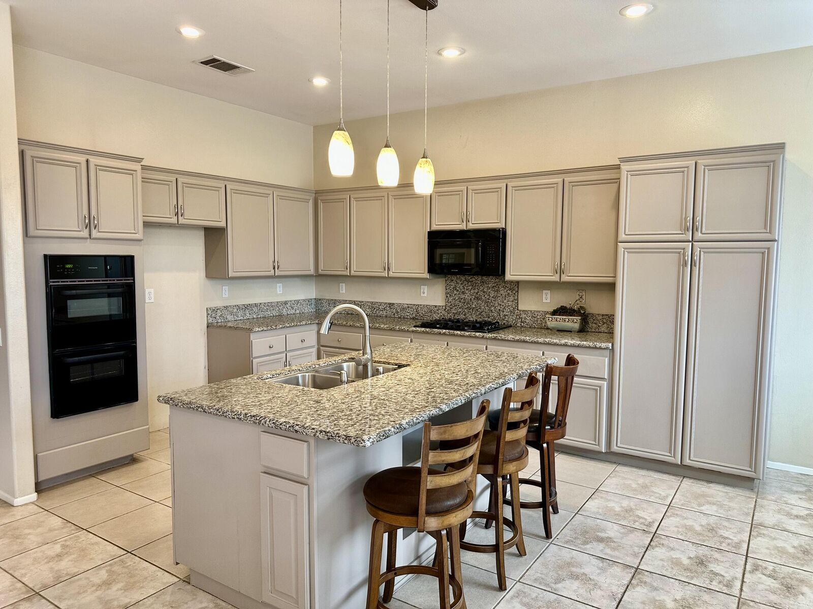 Property Photo:  79120 Kristen Court  CA 92253 