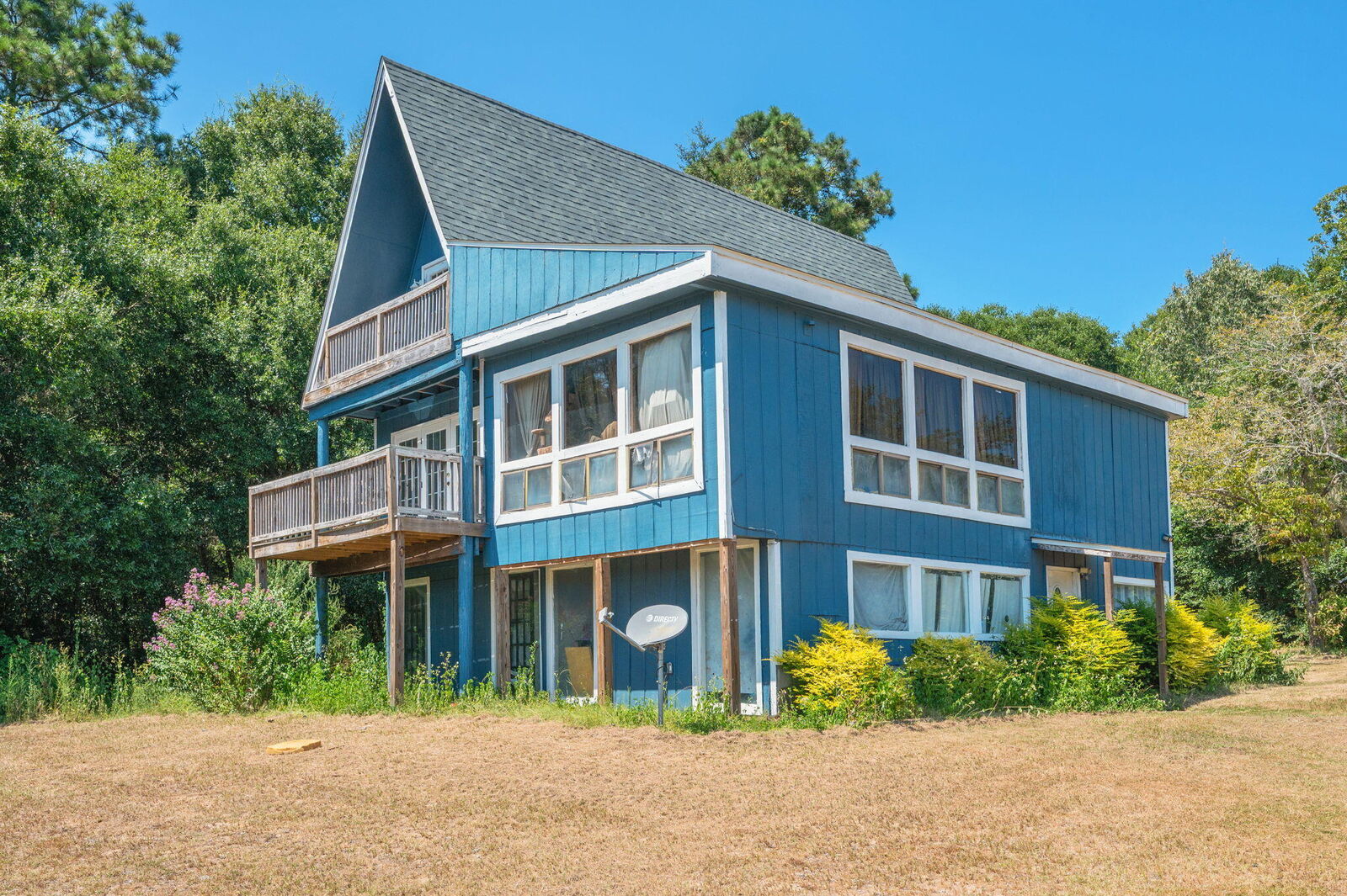 Property Photo:  4194 Log Lake Road  FL 32564 