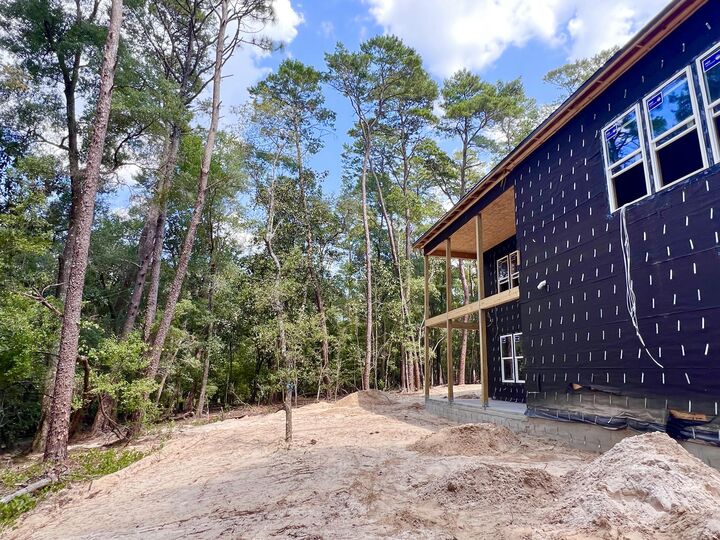 Property Photo: 237 Foxglove Run FL 32578