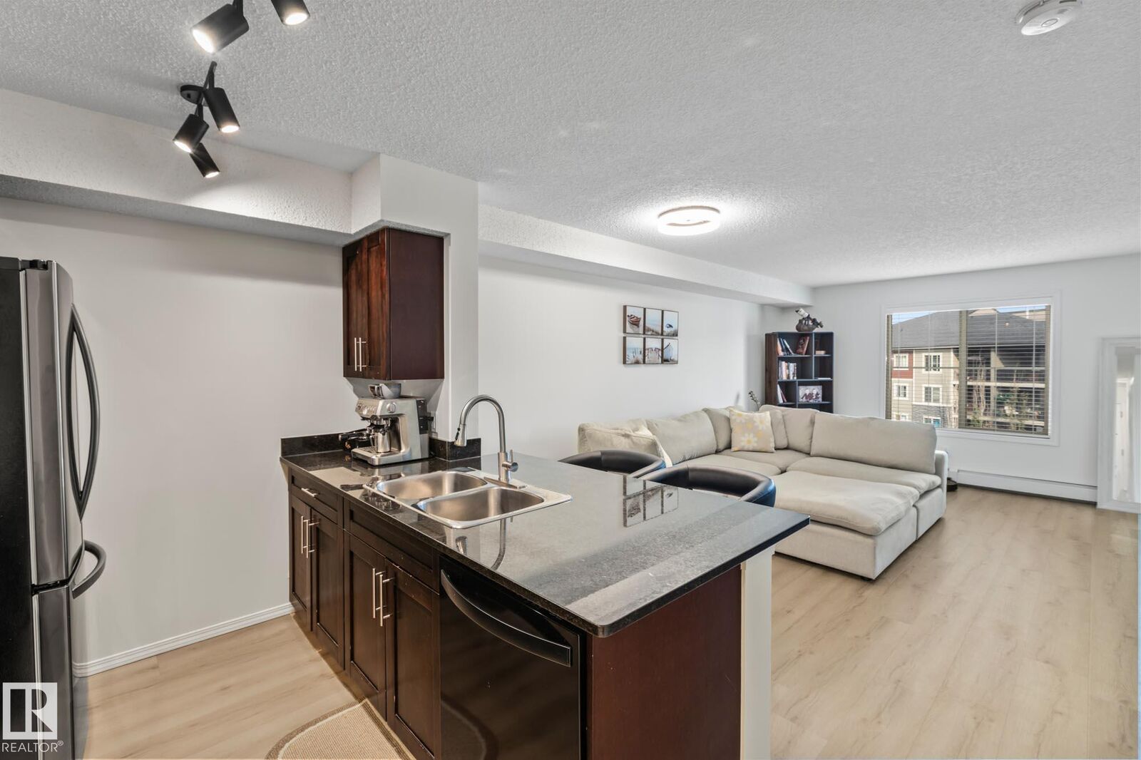 Property Photo:  1080 McConachie Blvd NW 409  AB T5Y 0X2 