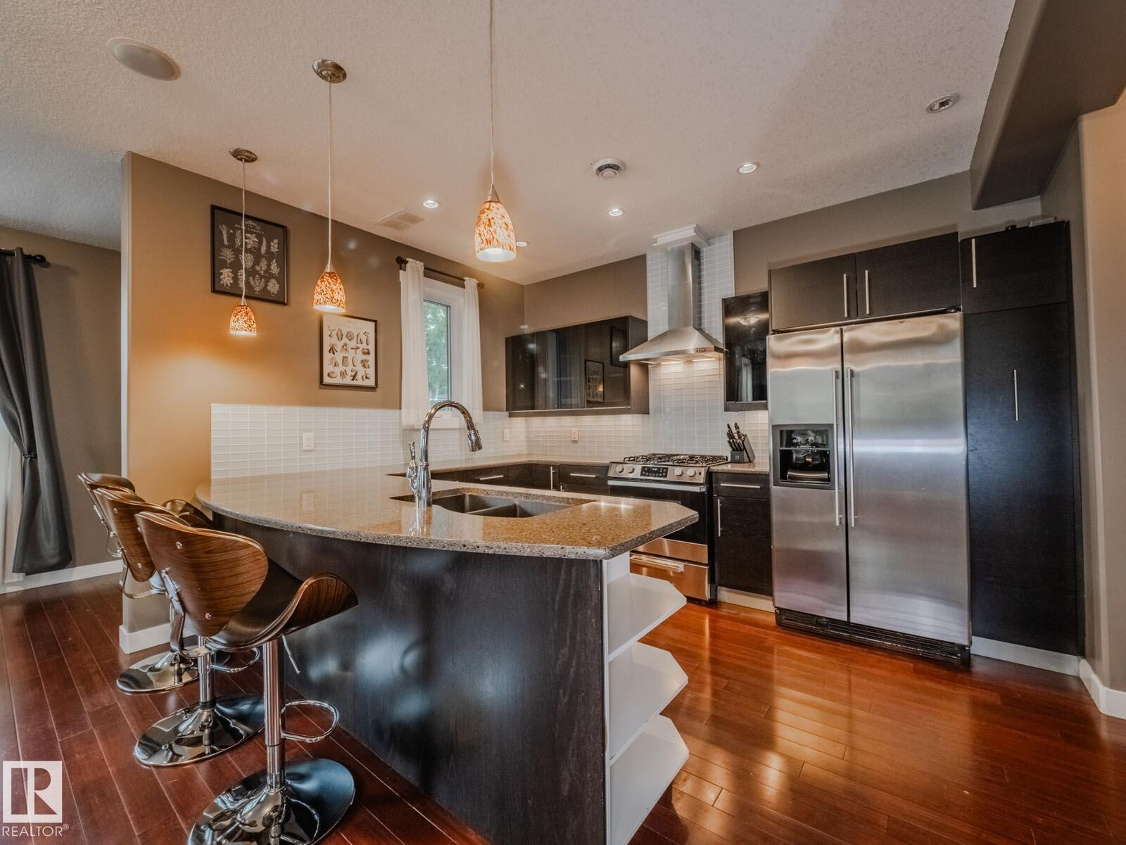 Photo de la propriété:  8306 108 Street NW  AB T6E 2J1 