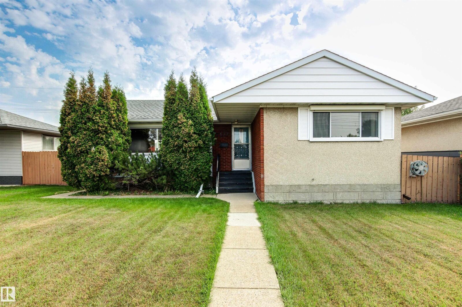 Property Photo:  7131 83 Street NW  AB T6C 2Y1 