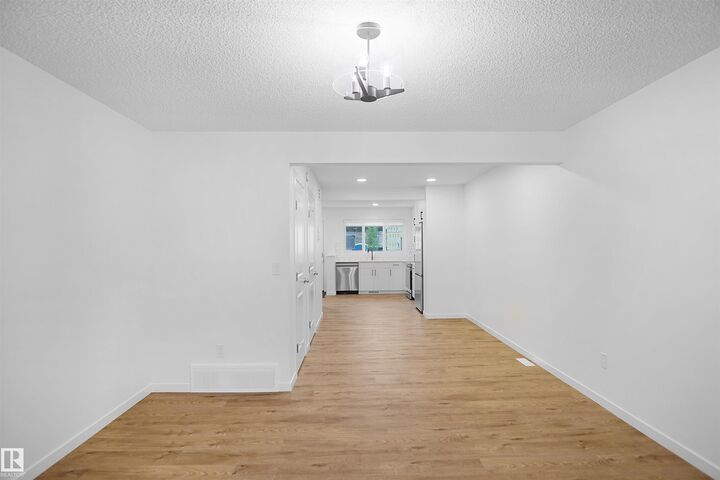 Property Photo:  4360 Kinglet Drive NW  AB T5S 0T1 