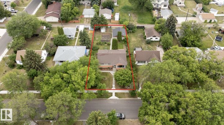 Property Photo:  12416 77 Street NW  AB T5B 2H5 