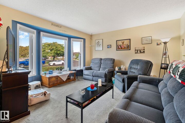 Property Photo:  2013 108 Street NW  AB T6J 5V4 