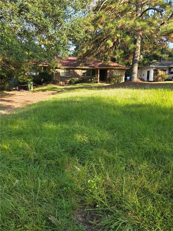 Property Photo:  