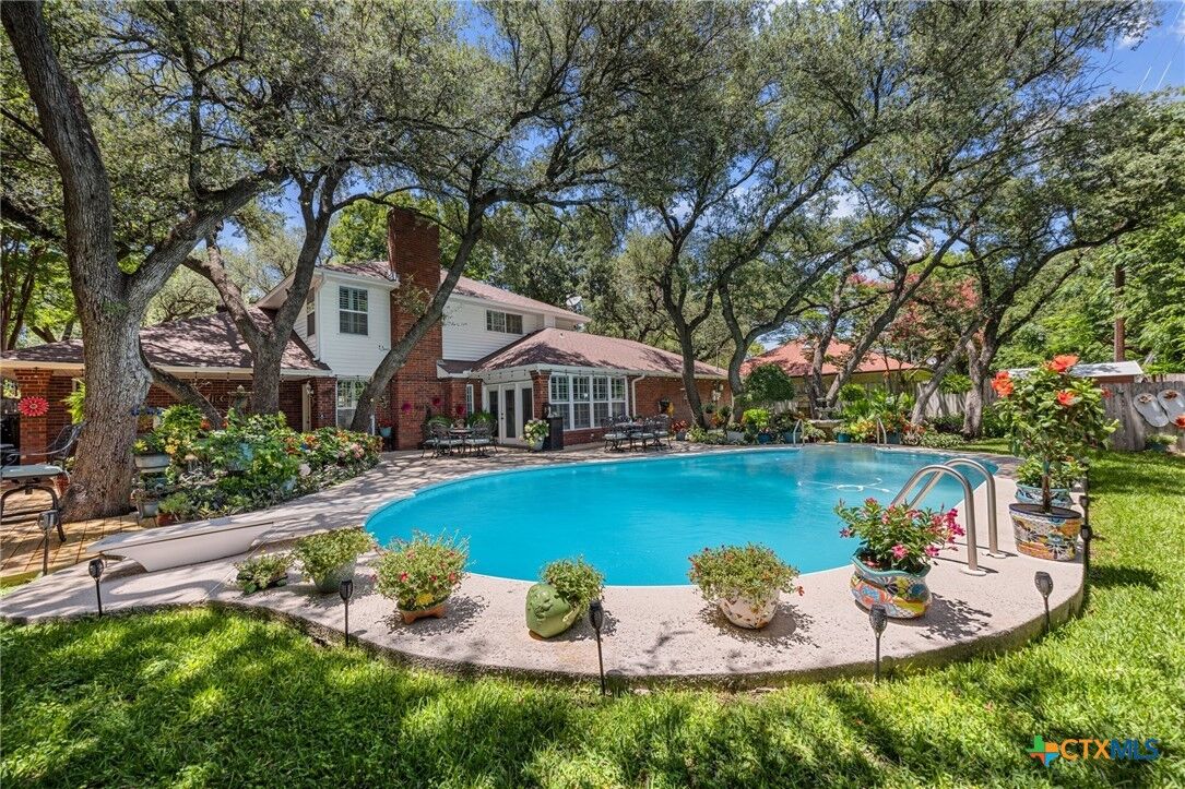 Property Photo:  2203 Antelope Trail  TX 76548 
