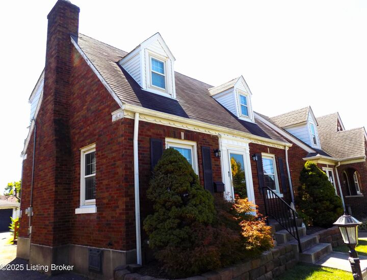 Property Photo:  1212 Hart Ave  KY 40213
