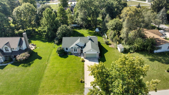 Property Photo:  3216 W Greenbriar Lane  IN 46350 