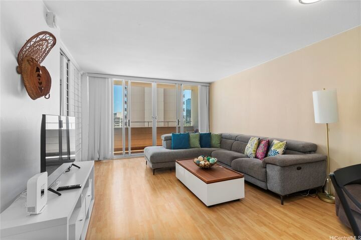 Property Photo:  780 Amana Street 1102  HI 96814 