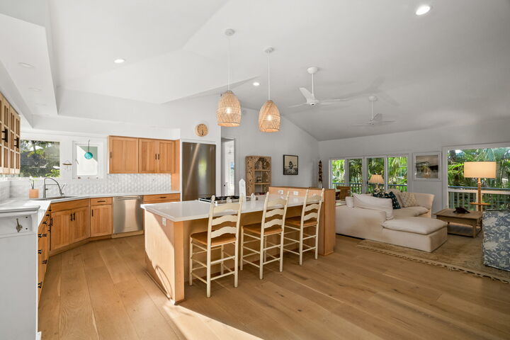 Property Photo: 7330 Alealea Rd HI 96722