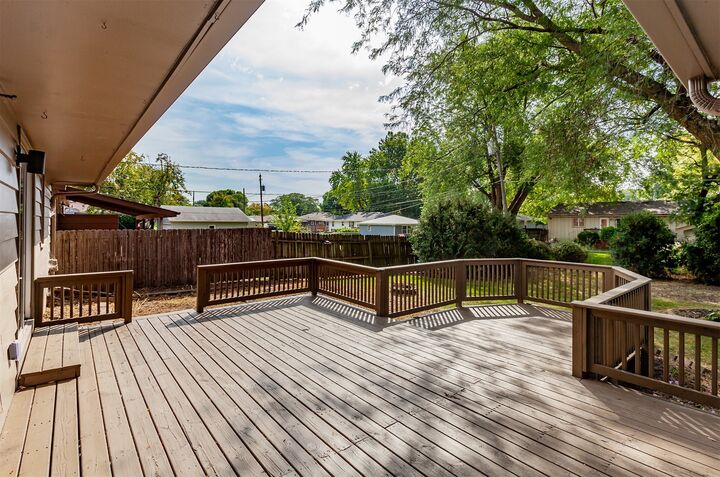 Property Photo:  205 SE East Lawn Drive  IA 50021 
