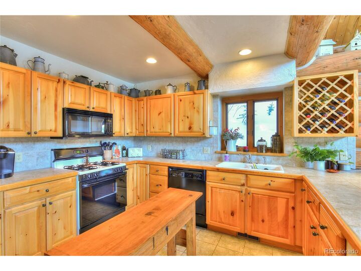 Property Photo:  