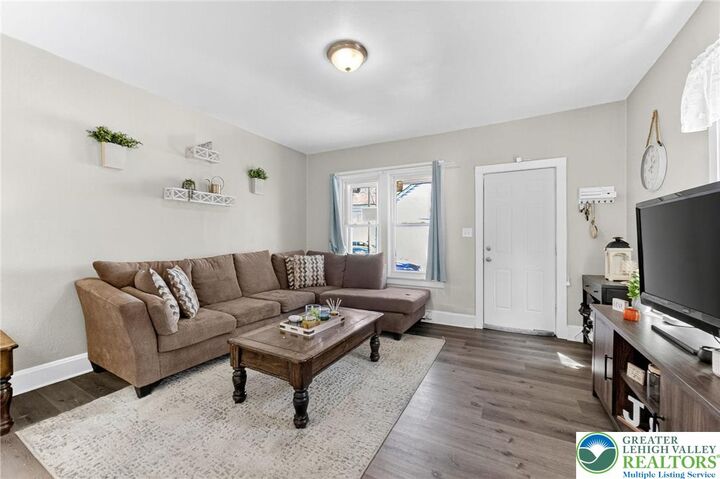 Property Photo:  16 Mill Avenue  PA 18013 