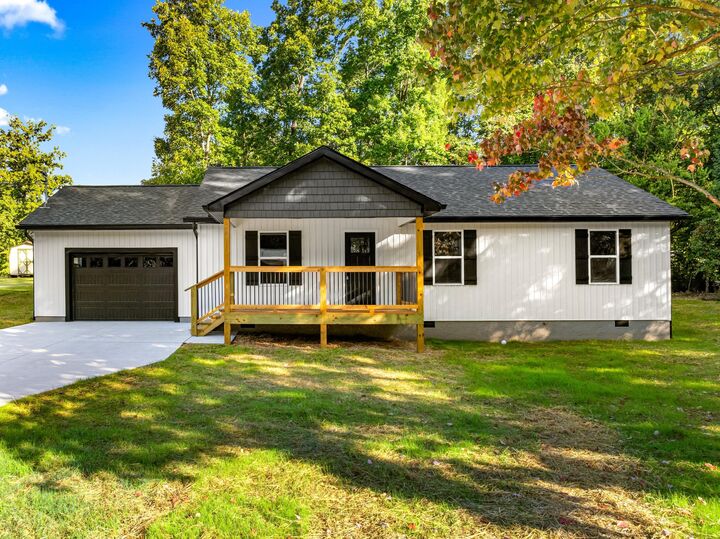 Property Photo: 4027 White Wood Circle TN 37814