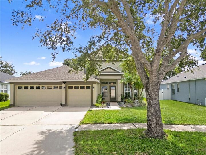 Property Photo:  11418 Callaway Pond Drive  FL 33579 