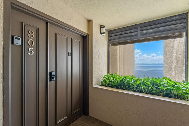 Property Photo:  2413 Bayshore Boulevard 805  FL 33629 