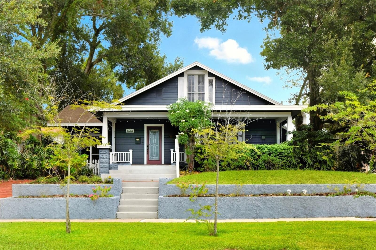 Property Photo:  823 E Amelia Street  FL 32803 