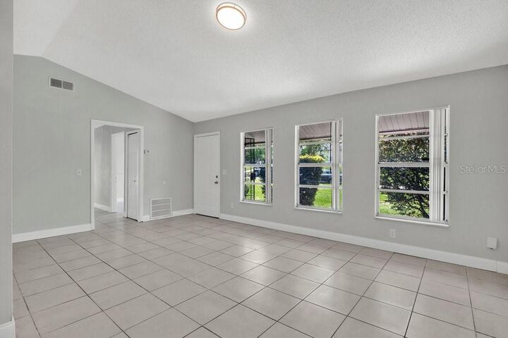 Property Photo:  5337 Broken Pine Circle  FL 32818 