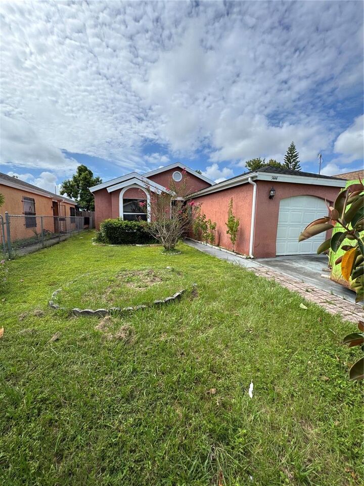 Property Photo: 5444 Blueberry Drive FL 32811