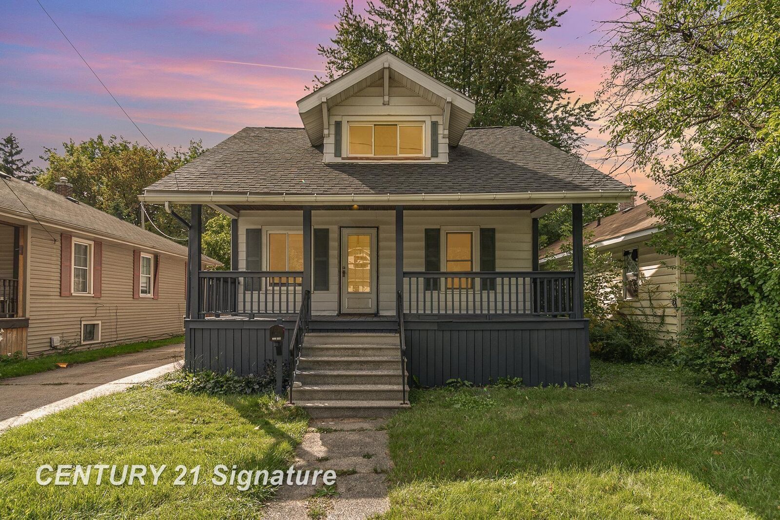 Property Photo:  2133 Avon Street  MI 48602 