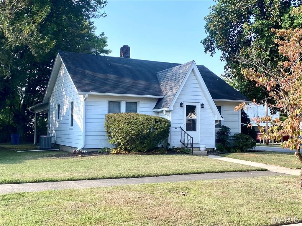 Property Photo:  901 E Cypress Street  MO 63834 
