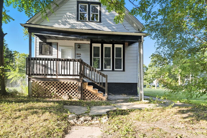 2208 W Brown St  Milwaukee WI 53205 photo
