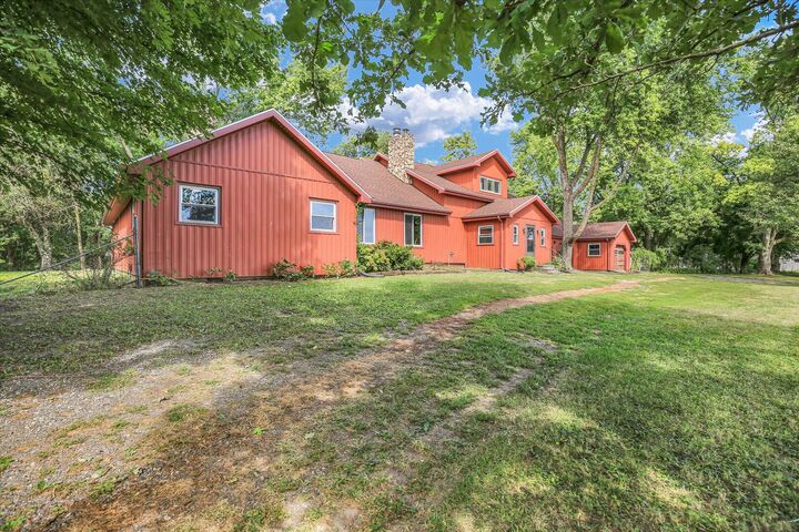 Property Photo:  2303 County Road 1100 E  IL 61822 