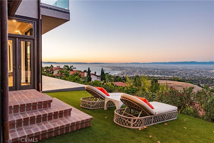 Property Photo:  6039 Via Sonoma  CA 90275 
