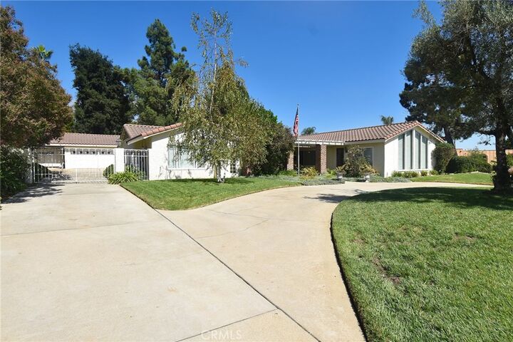 Property Photo:  2350 Sunset Curve  CA 91784 