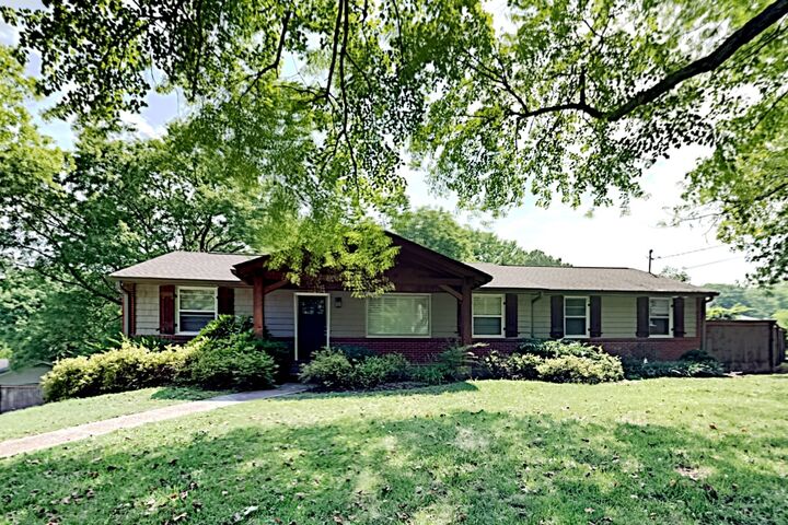 534 Whispering Hills Dr  Nashville TN 37211 photo