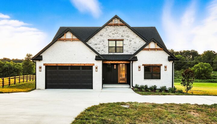 Property Photo:  230 Hall Ct  TN 37010 