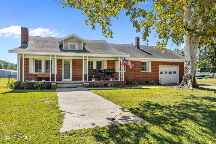 Property Photo:  477 Harkers Island Road  NC 28516 